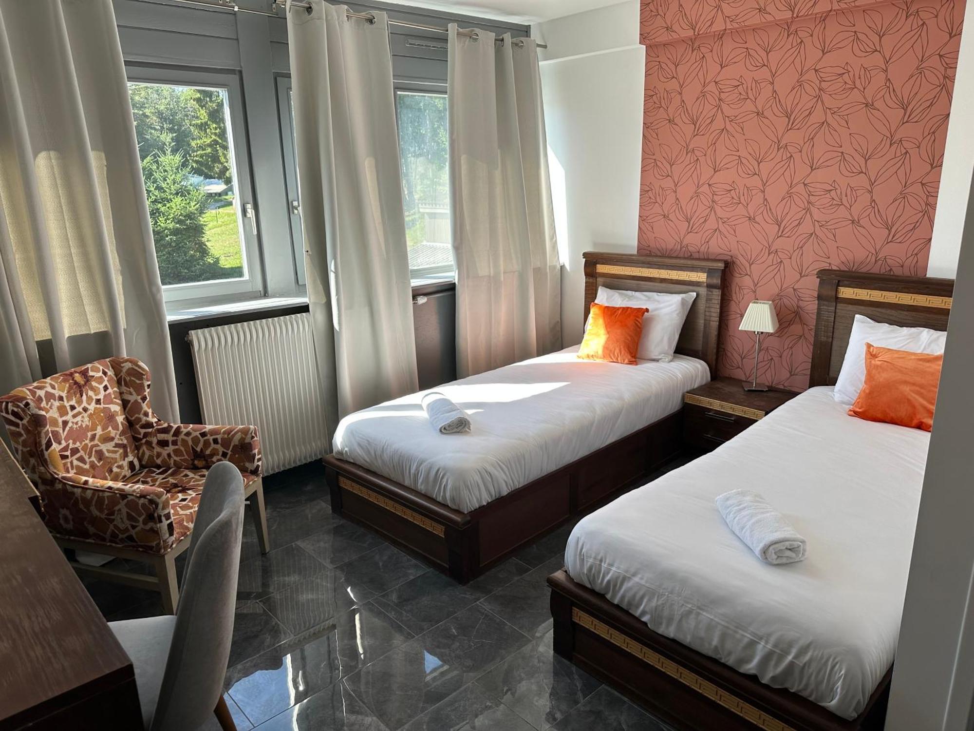 Hotel Parc Les Cigognes アルベ エクステリア 写真